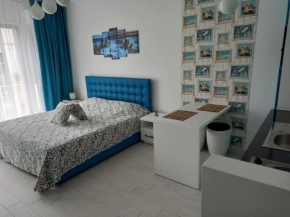 Studio Turquoise De Silva